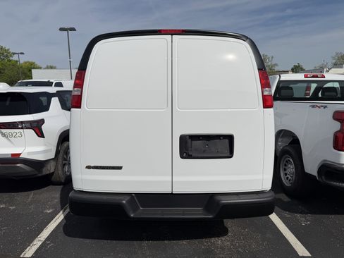New 2026 Chevrolet Express 3500 Extended w/ Driver Convenience Package RWD image 6