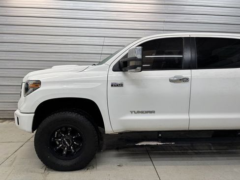 Used 2018 Toyota Tundra SR5 image 3