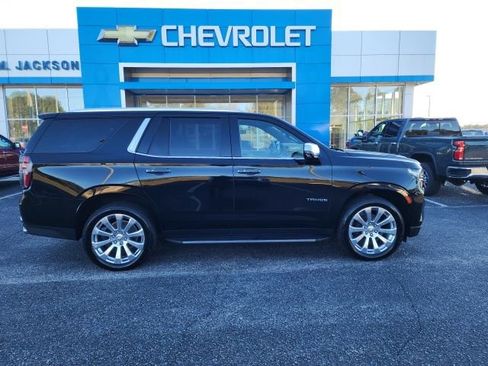 Used 2021 Chevrolet Tahoe Premier w/ Premium Package image 6