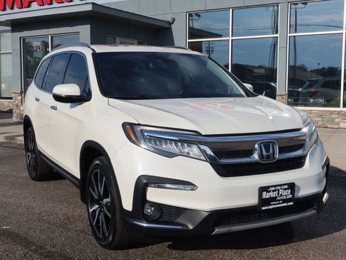 Used 2019 Honda Pilot Touring image 3