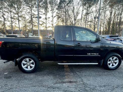 Used 2011 Nissan Titan SV w/ SV Value Truck Pkg image 7