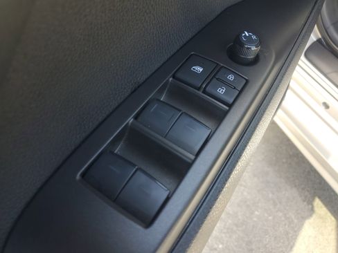 Used 2024 Toyota Camry SE w/ Convenience Package image 19