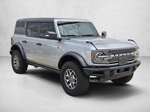 Used 2024 Ford Bronco Badlands AWD/4WD image 3
