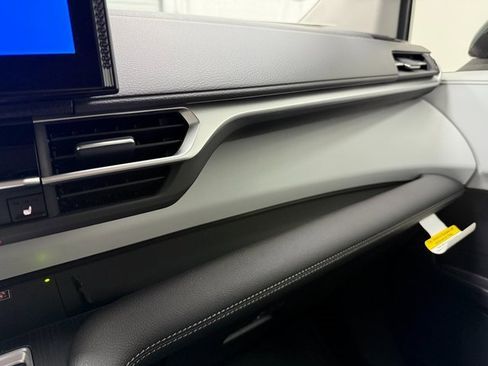 New 2026 Toyota Sienna XLE image 22