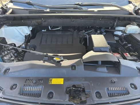 Used 2014 Toyota Highlander XLE image 23