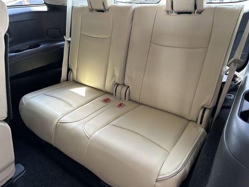 Used 2019 INFINITI QX60 Luxe w/ Essential Package image 26