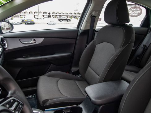 Used 2024 Kia Forte LXS FWD image 14