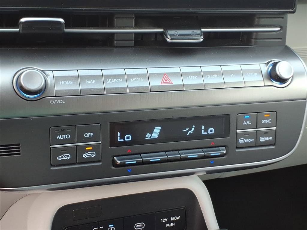 Used 2024 Hyundai Kona SEL FWD image 30