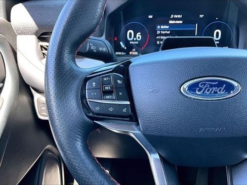 Used 2025 Ford Explorer ST-Line w/ ST-Line Street Pack AWD/4WD image 11