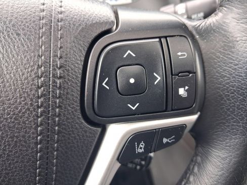 Used 2020 Toyota Sienna XLE Premium AWD/4WD image 19