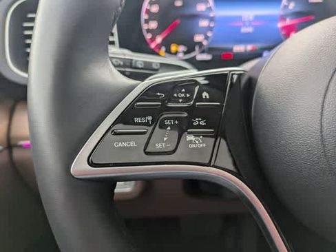 Used 2025 Mercedes-Benz GLE 350 4MATIC image 25