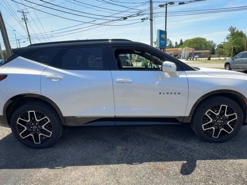 Used 2024 Chevrolet Blazer RS w/ Enhanced Convenience Package AWD/4WD image 9
