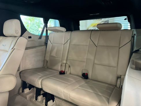 Used 2023 Cadillac Escalade ESV Premium Luxury AWD/4WD image 20