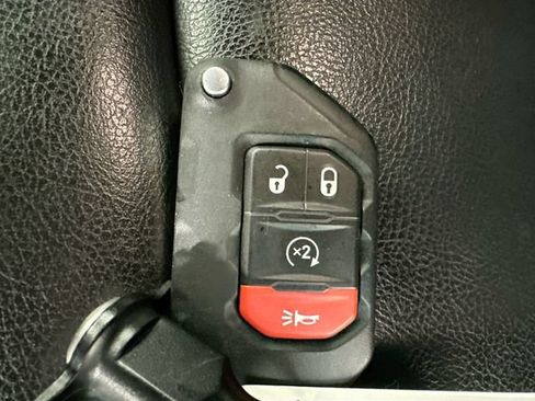 Used 2023 Jeep Wrangler Unlimited Sahara w/ Cold Weather Group AWD/4WD image 18