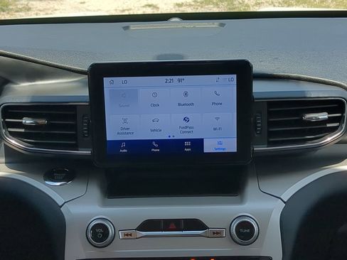 Used 2023 Ford Explorer XLT w/ Equipment Group 202A image 18