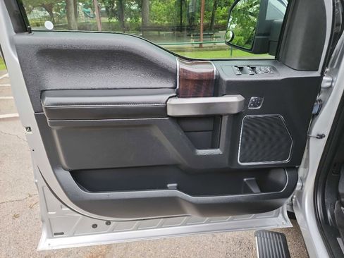 Used 2017 Ford F150 Platinum w/ Equipment Group 701A Luxury image 19