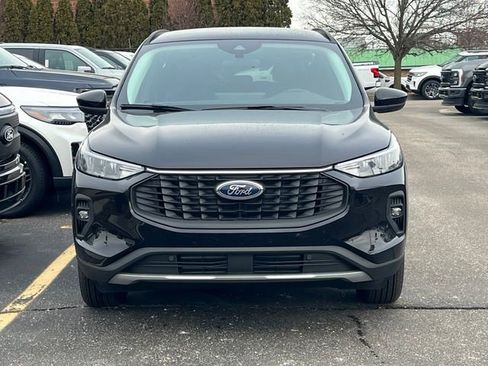 New 2026 Ford Escape SE image 2