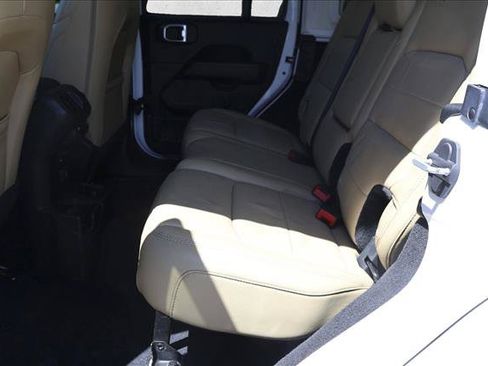 Used 2018 Jeep Wrangler Unlimited Sahara AWD/4WD image 23