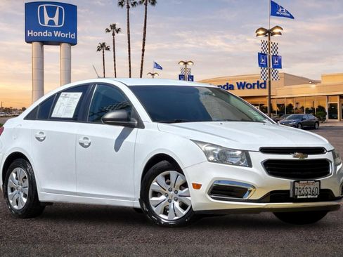 Used 2016 Chevrolet Cruze LS FWD image 2