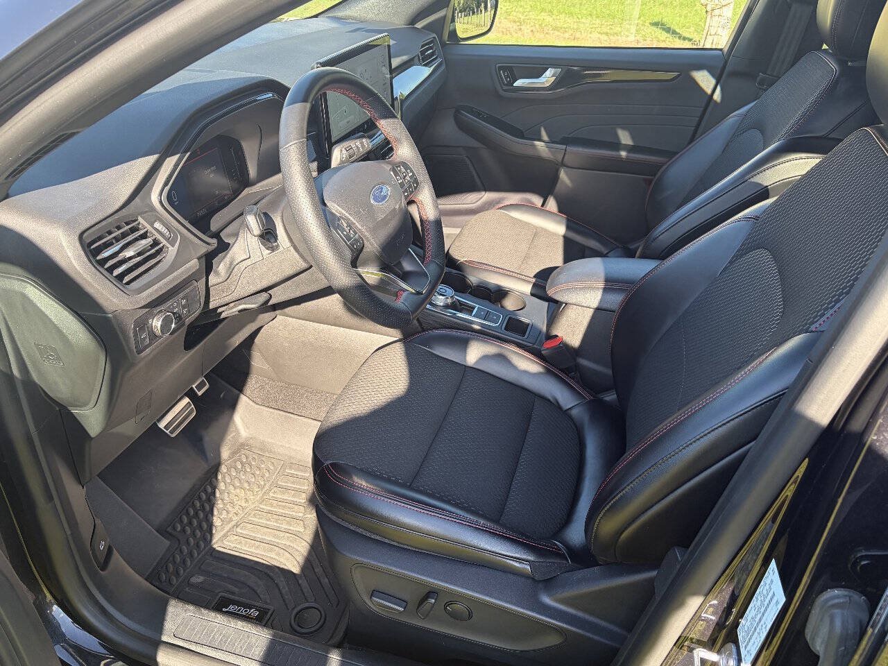 Used 2024 Ford Escape ST-Line w/ Tech Pack #1 FWD image 7