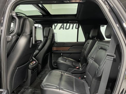 Used 2019 Lincoln Navigator Reserve AWD/4WD image 30