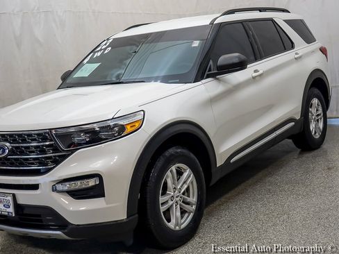 Certified 2023 Ford Explorer XLT w/ Equipment Group 202A AWD/4WD image 4