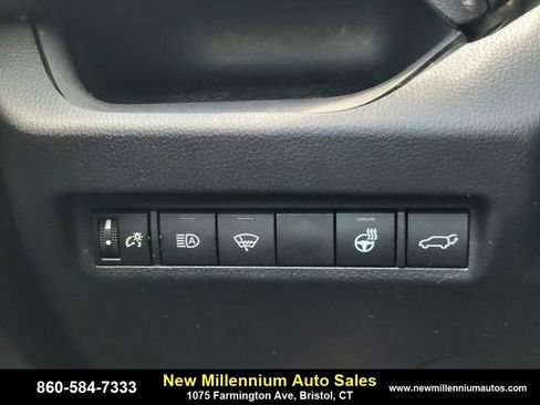 Used 2022 Toyota RAV4 XLE w/ Convenience Package image 23