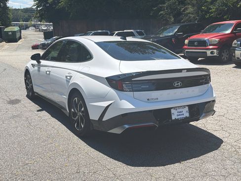 Used 2025 Hyundai Sonata SEL FWD image 9