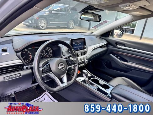 Used 2023 Nissan Altima 2.5 SR FWD image 3