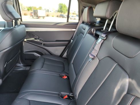 New 2025 Jeep Wagoneer S Launch Edition image 18