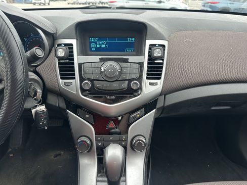 Used 2015 Chevrolet Cruze LT image 14