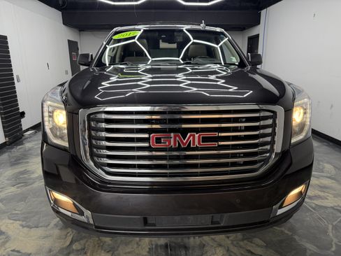 Used 2017 GMC Yukon SLT w/ Premium Edition AWD/4WD image 7