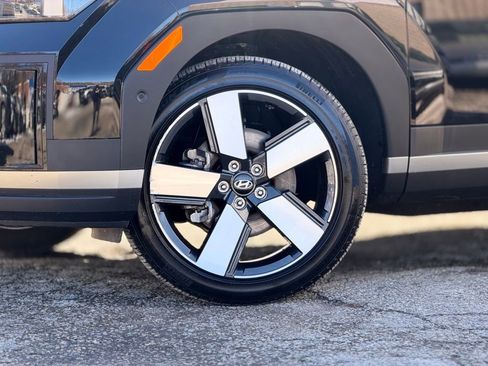 Used 2025 Hyundai Santa Fe Limited image 2