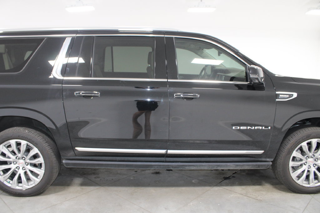 Used 2024 GMC Yukon XL Denali w/ Max Trailering Package RWD image 11