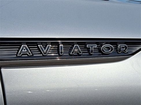 Used 2023 Lincoln Aviator Black Label w/ Dynamic Handling Package image 32