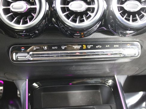 Used 2021 Mercedes-Benz GLB 250 image 16