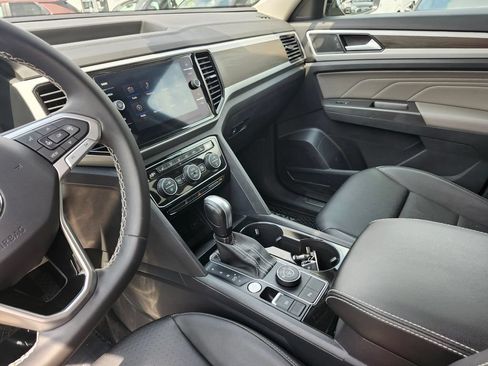 Certified 2023 Volkswagen Atlas SE w/ Black Wheel Package AWD/4WD image 8