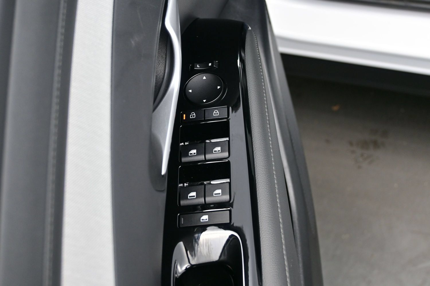 New 2026 Hyundai Santa Cruz Limited AWD/4WD image 11