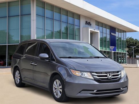 Used 2016 Honda Odyssey SE image 2