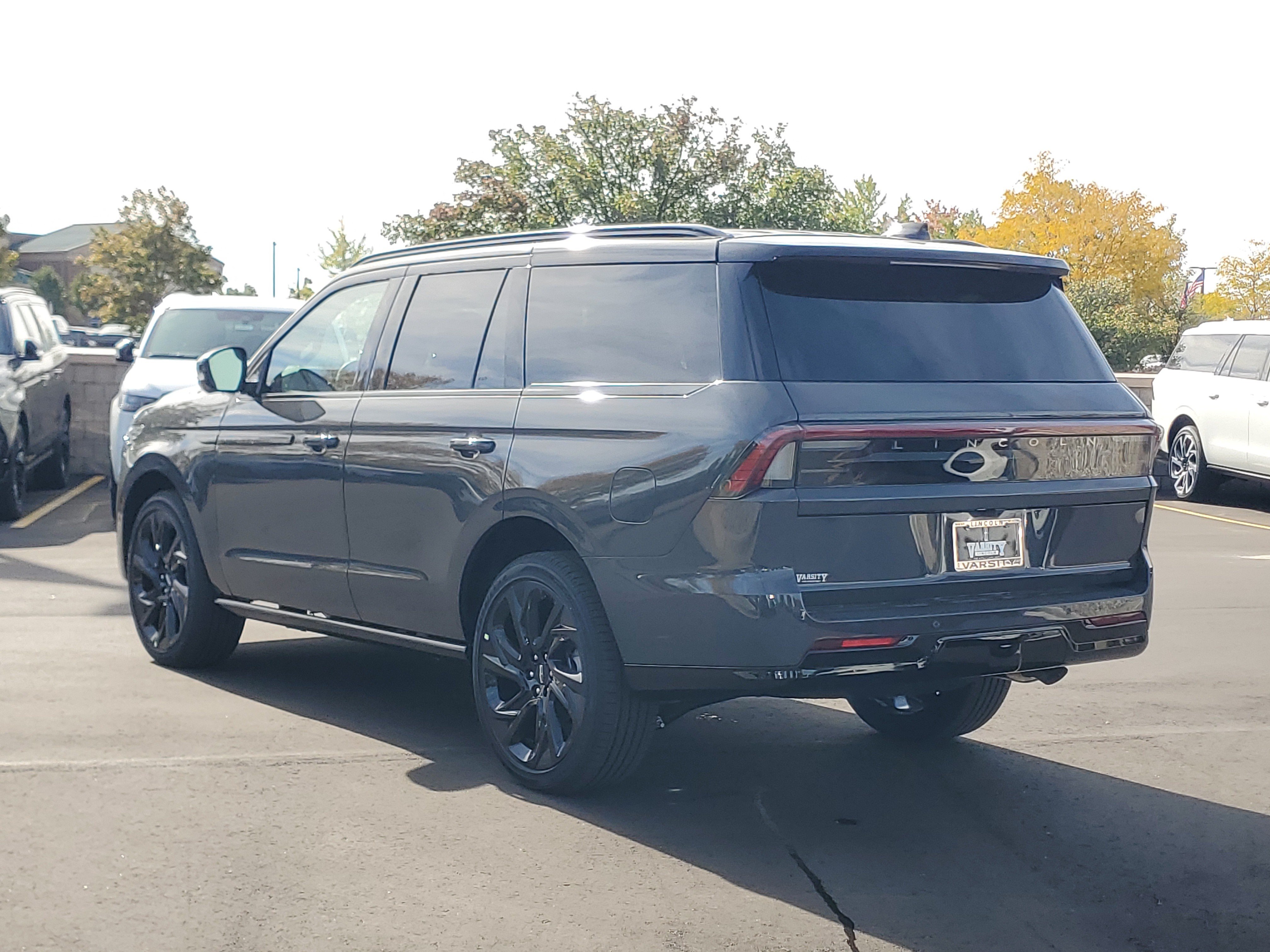 New 2027 Lincoln Navigator Black Label AWD/4WD image 3