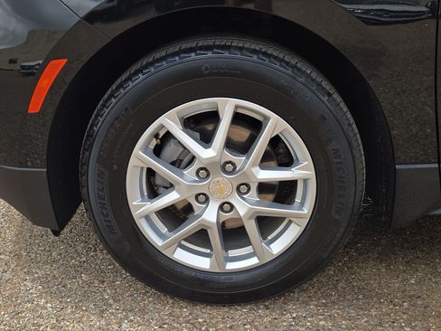 Used 2024 Chevrolet Equinox LT FWD image 11