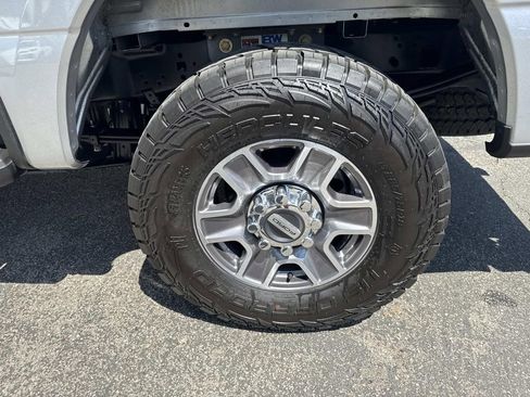 Used 2024 Ford F250 Lariat w/ FX4 Off-Road Package AWD/4WD image 7