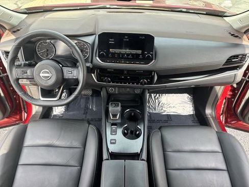 Used 2023 Nissan Rogue SL w/ SL Premium Package image 9