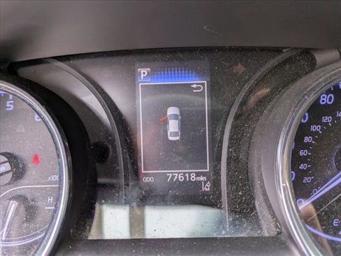 Used 2019 Toyota Camry SE image 12