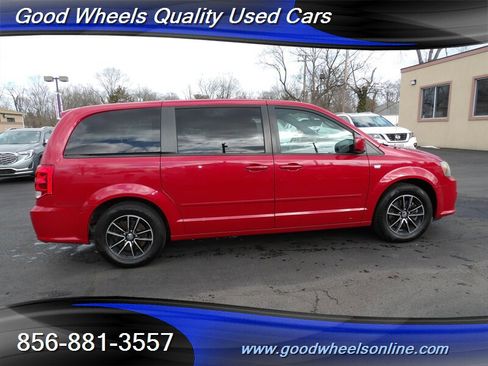 Used 2014 Dodge Grand Caravan SE image 4