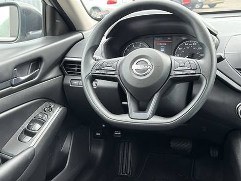 Used 2024 Nissan Altima 2.5 S FWD image 22