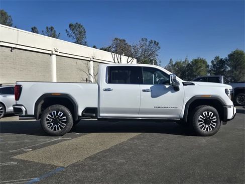 New 2026 GMC Sierra 2500 Denali Ultimate image 3