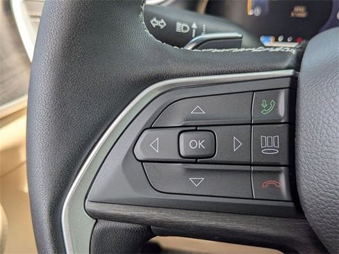 New 2025 Jeep Grand Cherokee Limited image 17