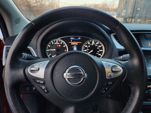 Used 2019 Nissan Sentra SR image 18