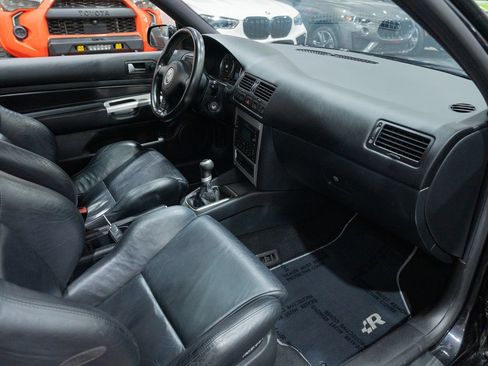 Used 2004 Volkswagen R32 AWD/4WD image 29
